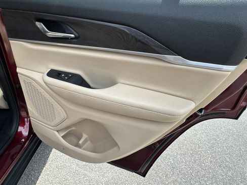 Used 2025 Jeep Grand Cherokee Limited w/ Black Appearance Package image 19