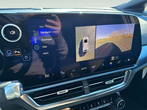 New 2026 Chevrolet Equinox EV LT image 23