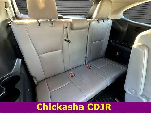 Used 2022 Toyota Highlander XLE image 24