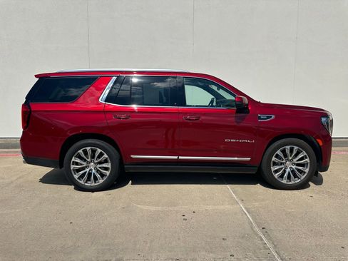 Used 2021 GMC Yukon Denali w/ Denali Ultimate Package AWD/4WD image 9