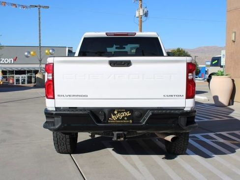 Used 2020 Chevrolet Silverado 2500 Custom w/ Custom Value Package image 4