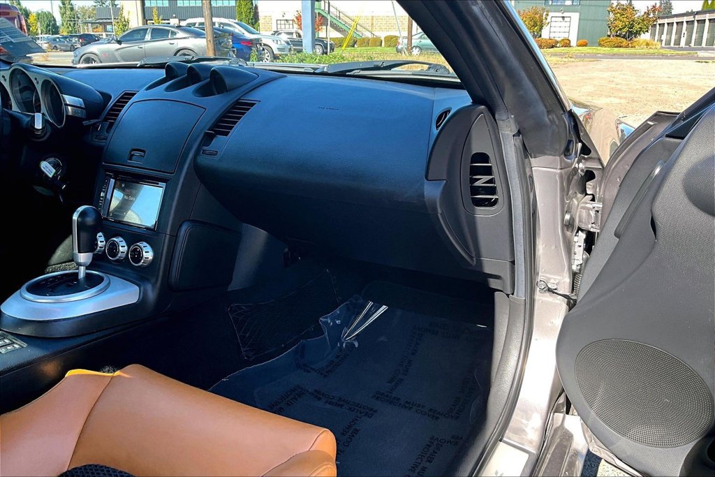 Used 2008 Nissan 350Z Grand Touring RWD image 19