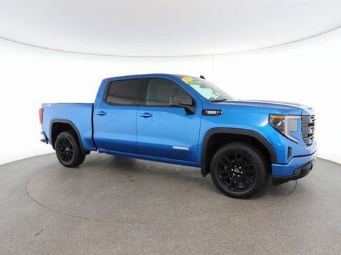 Used 2022 GMC Sierra 1500 Elevation w/ Preferred Package image 25