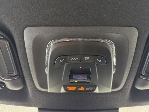 Used 2025 Toyota Corolla Cross AWD Hybrid image 14