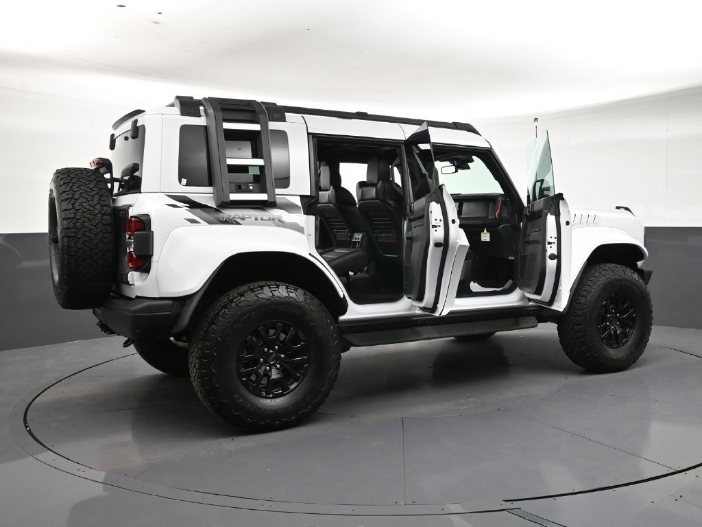 Used 2025 Ford Bronco Raptor AWD/4WD image 32