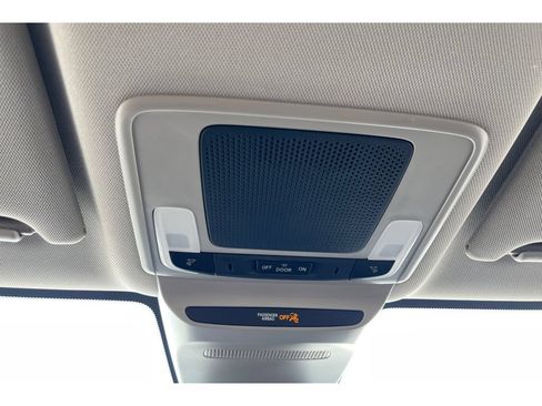 Certified 2027 Honda HR-V LX image 23