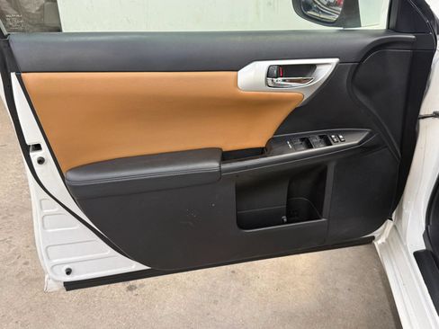 Used 2013 Lexus CT 200h FWD image 14
