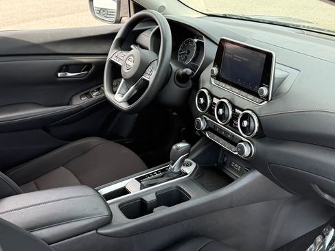 Used 2024 Nissan Sentra SV image 8