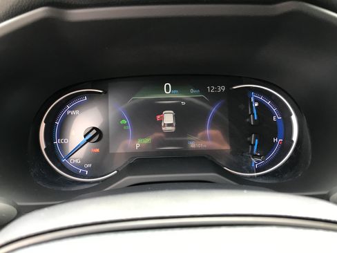 Certified 2025 Toyota RAV4 LE AWD/4WD image 16