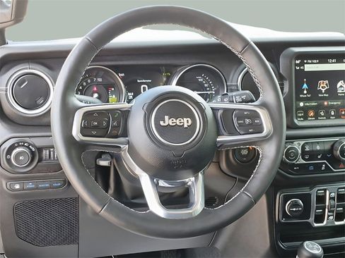 Certified 2022 Jeep Wrangler Unlimited Sahara w/ Cold Weather Group image 9