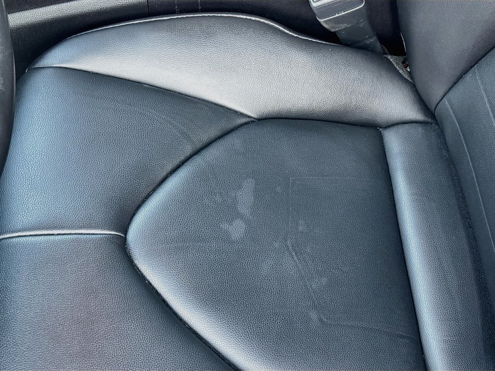 Used 2021 Toyota Highlander XLE FWD image 18