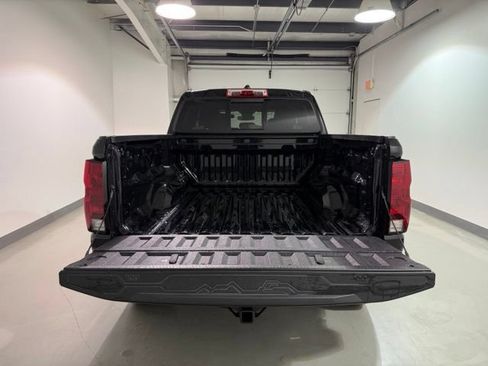 Used 2025 Chevrolet Colorado Trail Boss AWD/4WD image 8