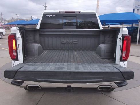 Used 2019 GMC Sierra 1500 SLT w/ SLT Premium Plus Package AWD/4WD image 17