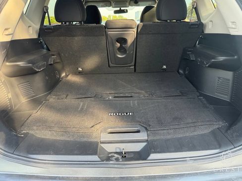 Used 2018 Nissan Rogue SV FWD image 26