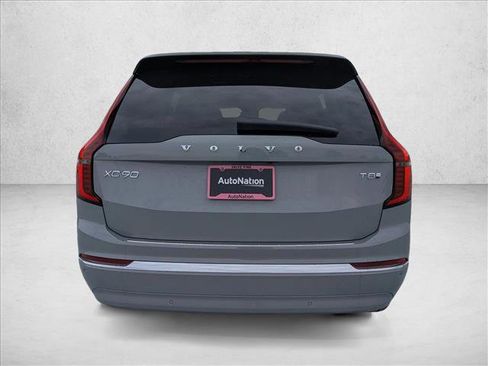 New 2026 Volvo XC90 T8 Plus w/ Protection Package Premier image 9