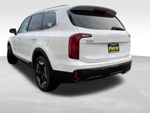Used 2023 Kia Telluride S image 2
