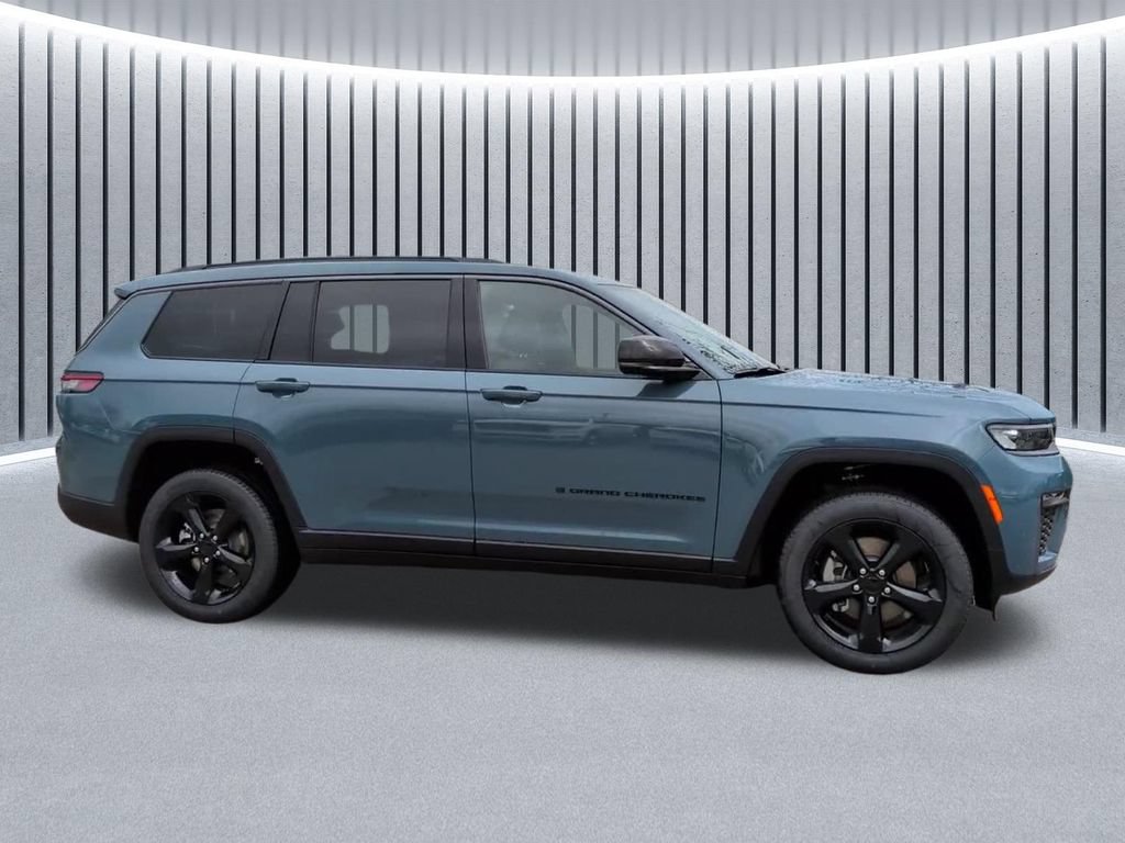New 2026 Jeep Grand Cherokee L Limited w/ Limited Altitude Package AWD/4WD image 4