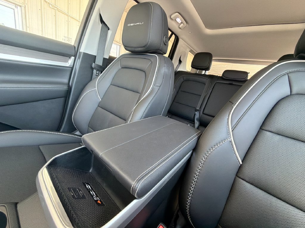 New 2026 GMC Terrain Denali w/ LPO, Black Badging Package AWD/4WD image 29
