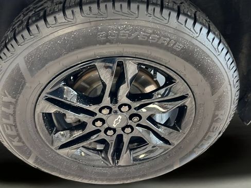 Used 2022 Chevrolet Traverse LT w/ Midnight/Sport Edition FWD image 24