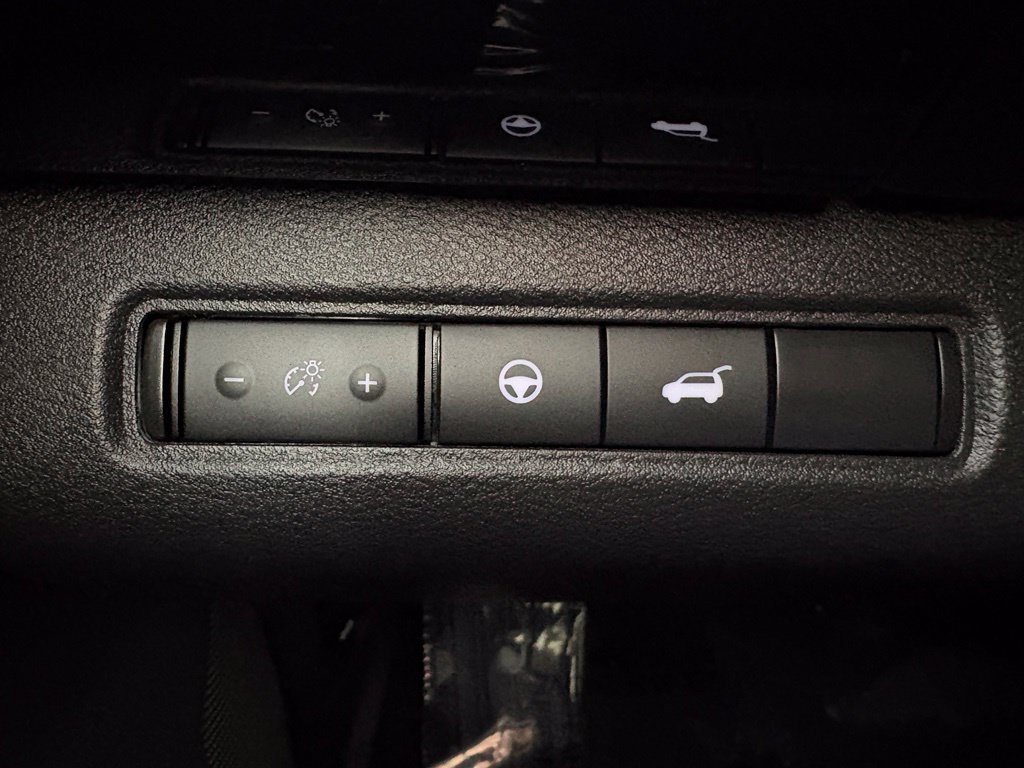 Used 2025 Nissan Pathfinder SV w/ SV Premium Package AWD/4WD image 36