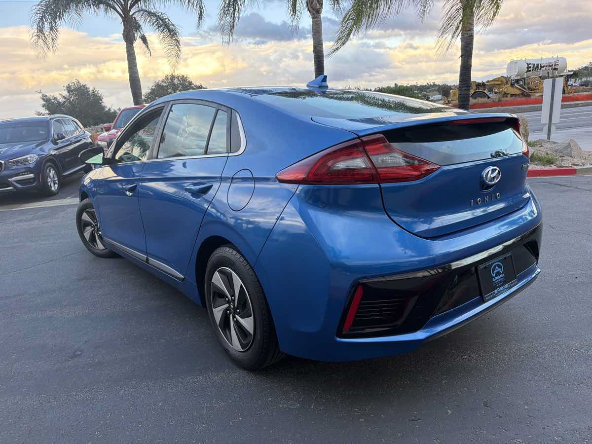 Used 2017 Hyundai Ioniq SEL FWD image 5