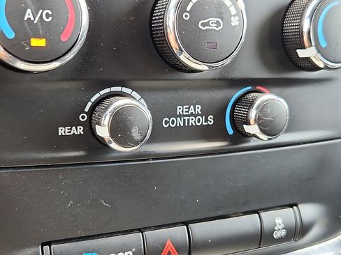 Used 2020 Dodge Grand Caravan SXT FWD image 24