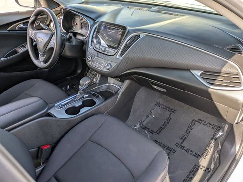 Used 2024 Chevrolet Malibu LT image 29