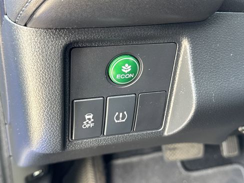 Used 2018 Honda HR-V EX image 17