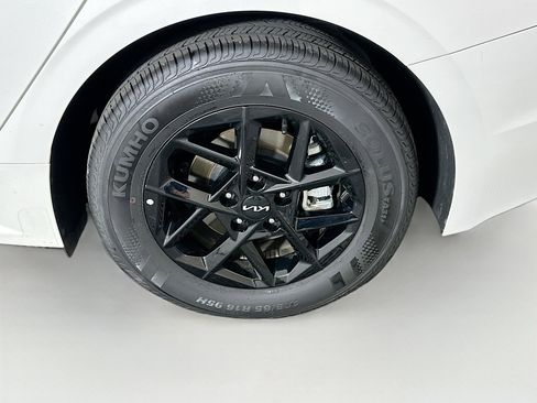 Used 2025 Kia K5 LXS image 11