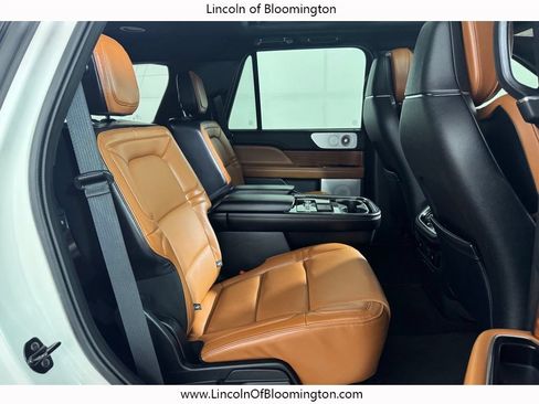 Used 2019 Lincoln Navigator Reserve AWD/4WD image 11
