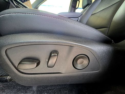 Used 2026 Chevrolet Traverse LT AWD/4WD image 24