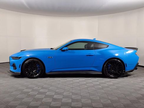 Used 2024 Ford Mustang GT Premium image 4