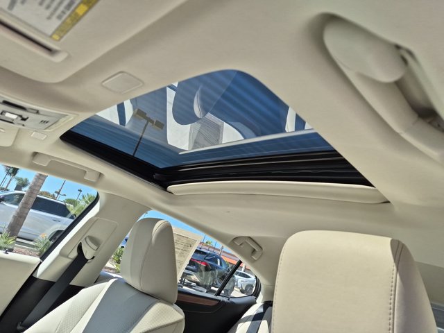 Used 2025 Lexus ES 300h w/ Premium Package FWD image 28
