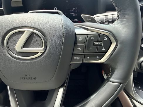 Used 2025 Lexus LX 600 4WD w/ Accessory Package (2T) image 18