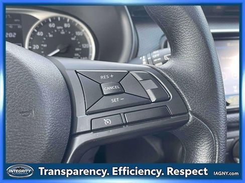 Certified 2025 Nissan Kicks Play S image 21