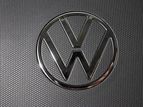 Used 2026 Volkswagen Tiguan SE AWD/4WD image 34