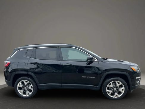 Used 2018 Jeep Compass Limited w/ Safe & Security Group AWD/4WD image 4