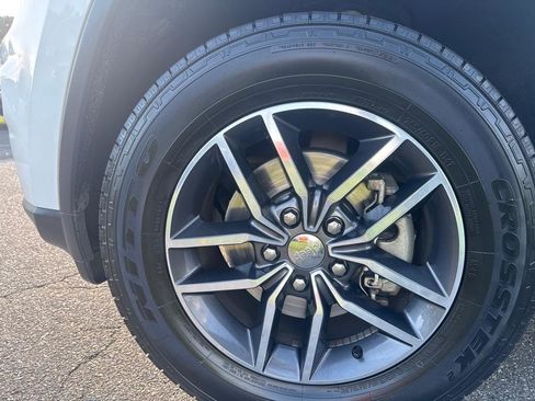 Used 2018 Jeep Grand Cherokee Limited RWD image 34