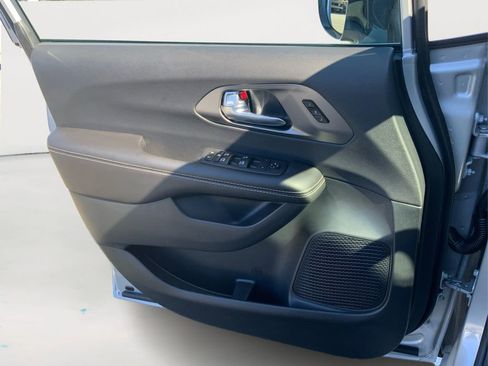 New 2026 Chrysler Pacifica Select image 17