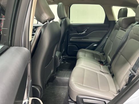 Certified 2025 Lincoln Corsair AWD w/ Equipment Group 101A image 28