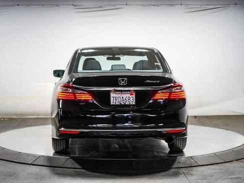 Used 2016 Honda Accord LX image 3