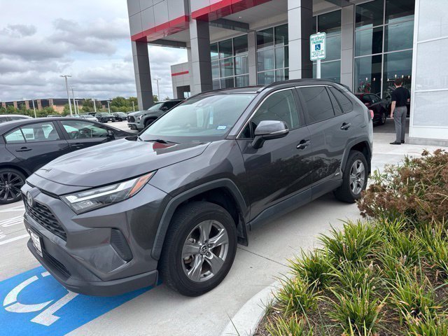 Used 2022 Toyota RAV4 XLE w/ Convenience Package AWD/4WD image 2