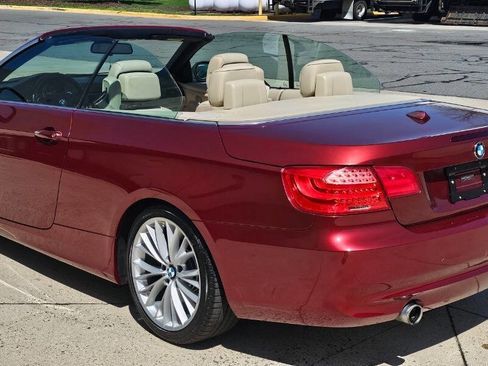 Used 2011 BMW 335i Convertible image 6