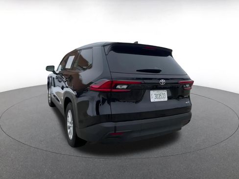 Used 2025 Toyota Grand Highlander FWD image 11