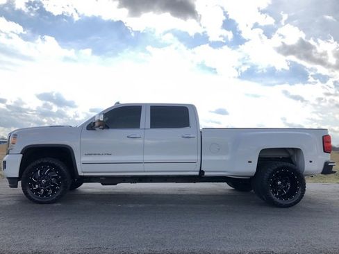 Used 2017 GMC Sierra 3500 Denali w/ Duramax Plus Package image 4