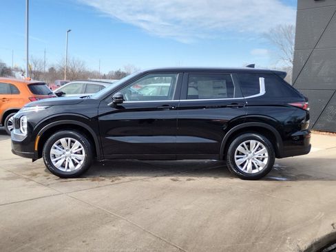 New 2026 Mitsubishi Outlander ES image 18