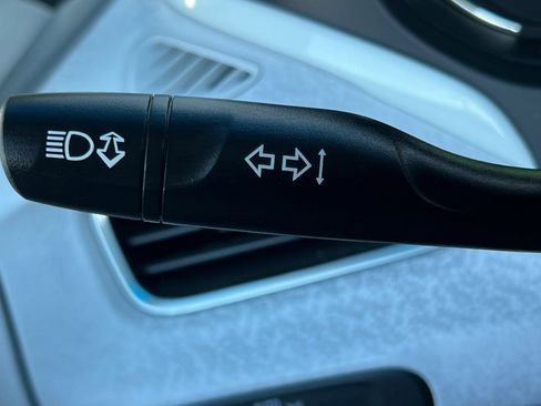 Used 2020 Chevrolet Bolt LT FWD image 51