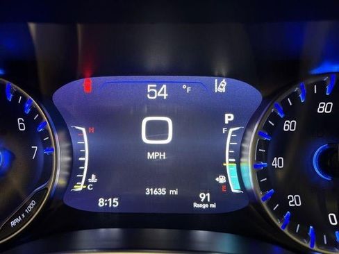 Used 2024 Chrysler Pacifica Limited image 17