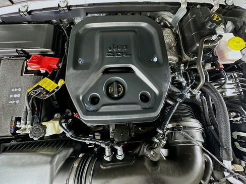 Used 2024 Jeep Wrangler Sahara w/ Technology Group image 32