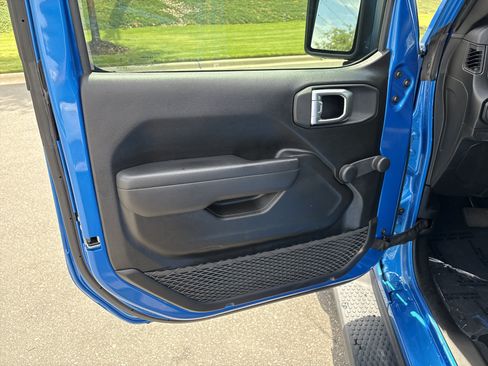 Used 2024 Jeep Wrangler Unlimited Sport AWD/4WD image 15